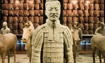 「キングダム」 王騎将軍と戦った「武神・龐煖」は、史実ではどう活躍したのか? 旧知の敵将を討ち取った「意外な過去」