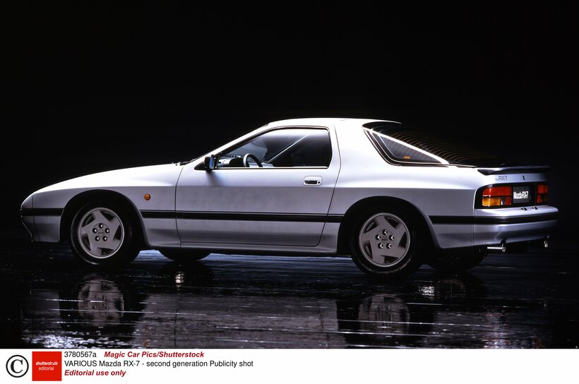 MAZDA：サバンナRX－7／サバンナクーペの後継車として発売されたスポーツカー。ロータリーエンジンを搭載している（写真：REX／アフロ）