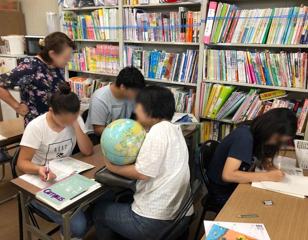 浜松市は外国籍の子どもを支援。不就学、不登校の外国籍の子どもが通うＮＰＯ運営の教室も　（ｃ）朝日新聞社