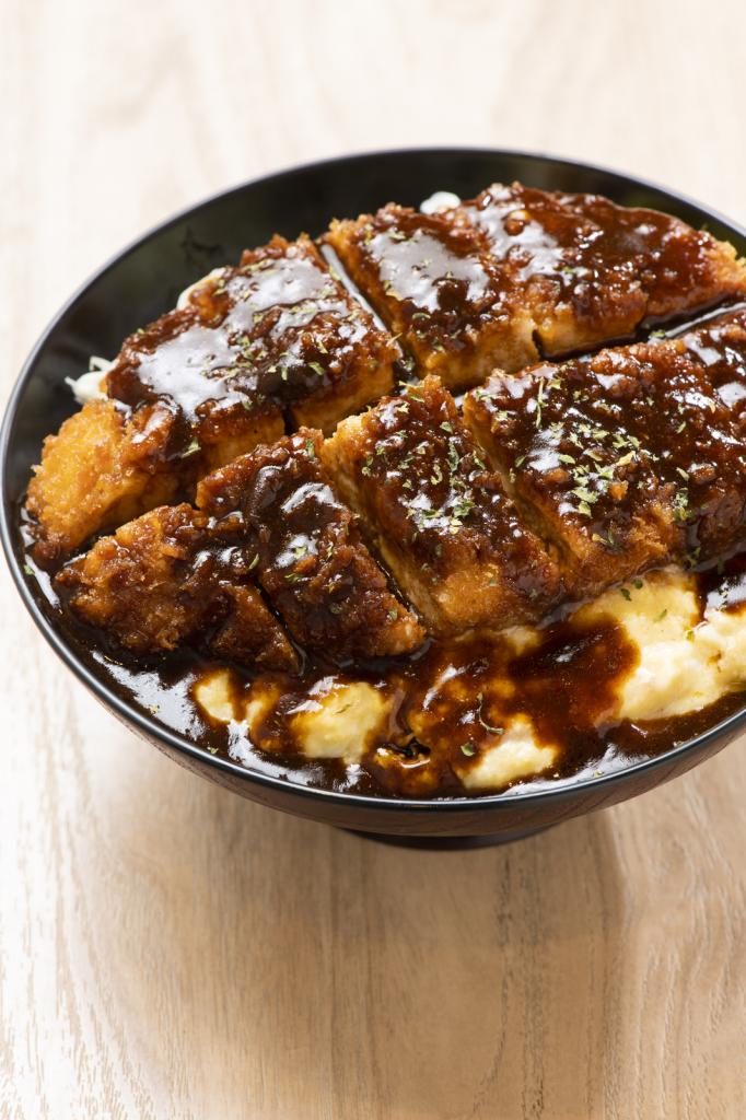 デミかつ丼 並【揚げ太郎　高田馬場店】750円（撮影／写真映像部・高野楓菜）