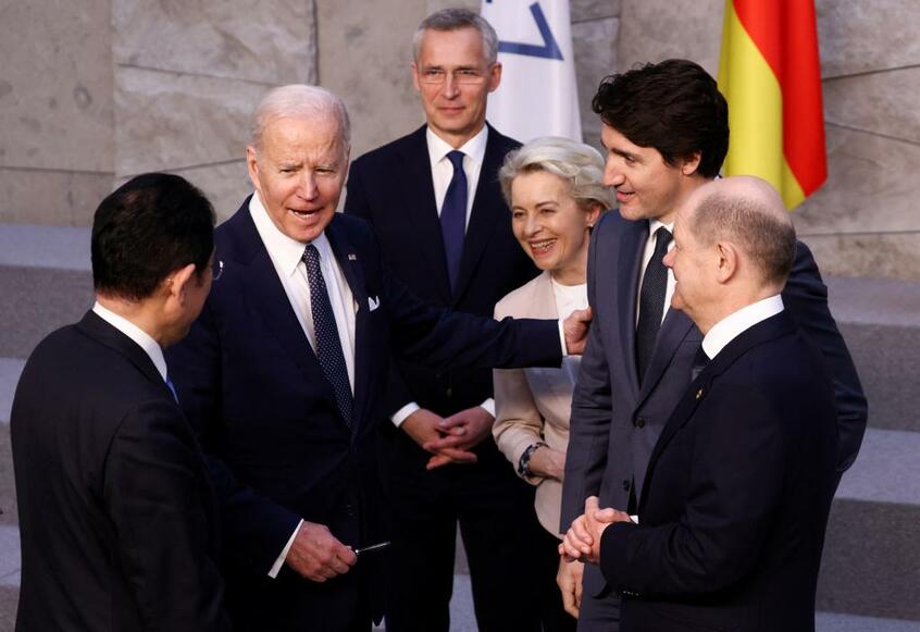 NATOサミットに集まった各国首脳(写真:gettyimages)