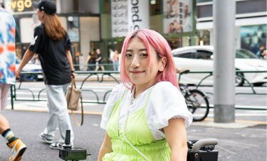 車椅子ギャル・さしみちゃんと歩く原宿 続出する尋ねる局面と「声掛けを躊躇う」気持ち