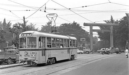 車窓からの桜並木が鮮やかだった都電「番町線」 1964年東京五輪