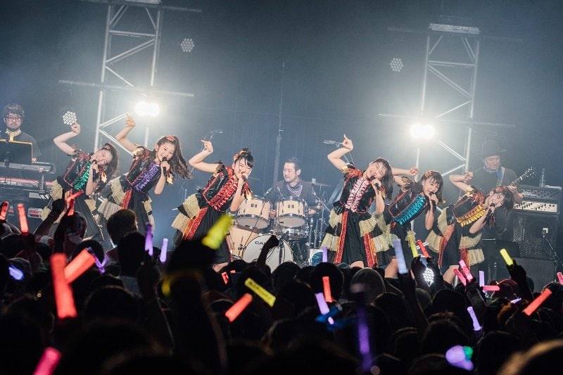 ばってん少女隊、初の生バンドを背負ってのワンマンライブ大成功　9月からの秋ツアーもサプライズ発表