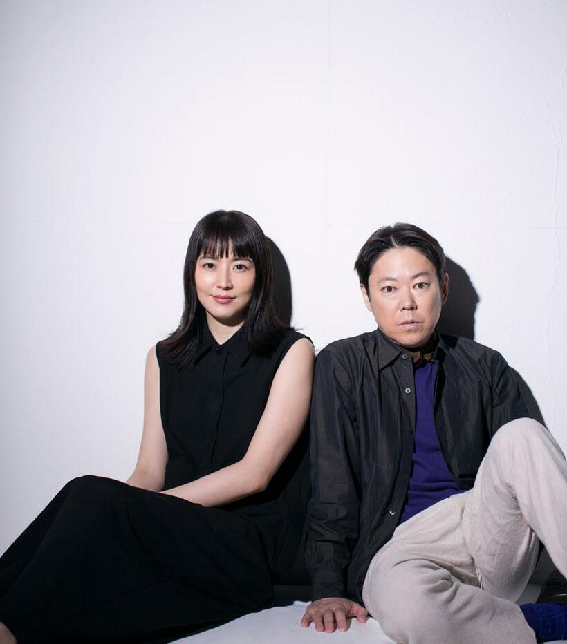 （左から）長澤まさみ（ながさわ・まさみ、３３）：１９８７年生まれ。主な映画出演作に「マスカレード・ホテル」「キングダム」「コンフィデンスマンＪＰ　ロマンス編」（１９年）など／阿部サダヲ（あべ・さだを、５０）／１９７０年生まれ。映画「舞妓Ｈａａａａｎ！！！」（２００７年）、「殿、利息でござる！」（１６年）、「決算！忠臣蔵」（１９年）など出演作多数（撮影／品田裕美）