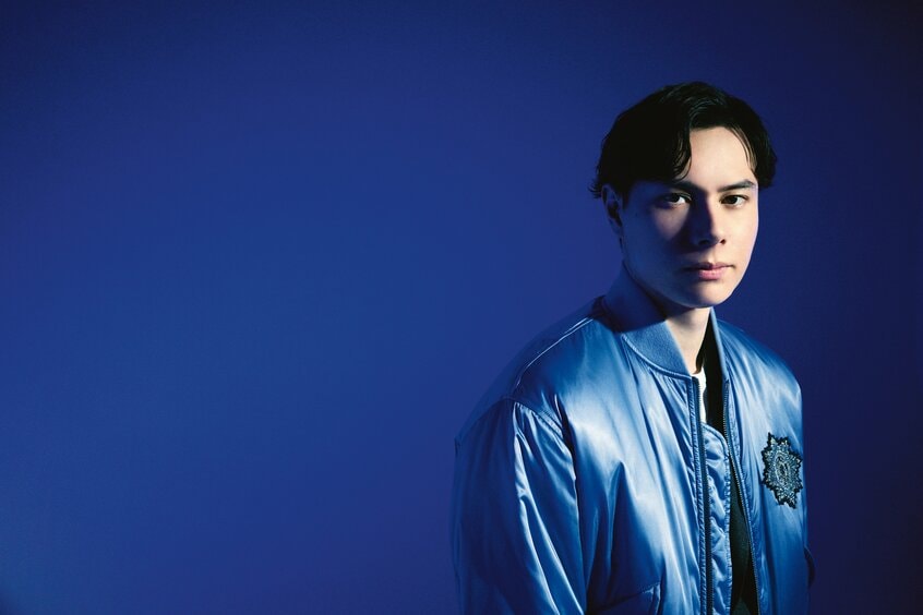 ［撮影：蜷川実花／hair　＆　make　up　宮本佳和（BE　NATURAL）／styling　服部昌孝／costume　DIOR］