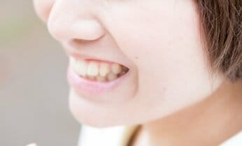 「歯ぎしり」しすぎで、かぶせものが壊れるって本当? 歯科医の答えは? セラミックは割れやすいので注意