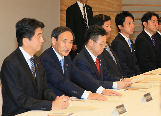 安倍首相や進次郎氏ら政府の面々　（c）朝日新聞社　＠＠写禁