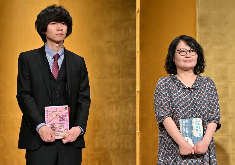 芥川賞に決まった高山羽根子さん（右）と遠野遥さん　（ｃ）朝日新聞社