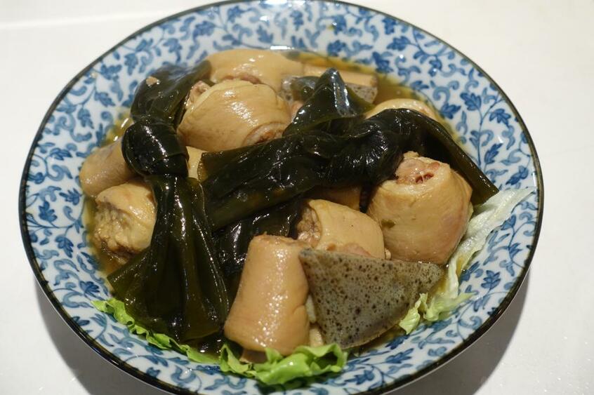 わぎり(900円)。豚の尻尾の〝輪切り〟。「〝尻尾〟だとそのまますぎるでしょう(笑)」(石渡さん)(撮影/小山風子)