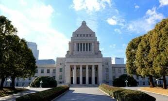 岸田首相の母校早稲田は2位、圧倒的1位は? 政治家の出身大学ランキングと傾向