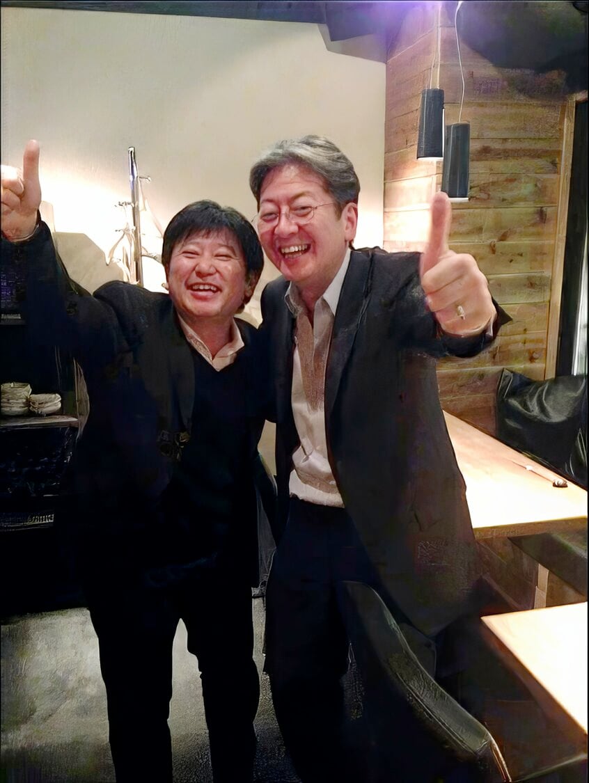 トップは明るく楽しくというほうがいい。厳しいときもみんなが「大変だ」と言うと、本当に大変になるので基本的に楽観主義だ。越えられない壁はなく何とかなるから明るくというのは大事だし、よく笑うことも大事だ(写真/狩野喜彦)