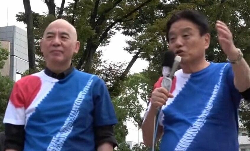 街頭演説をする河村氏(右)と百田氏