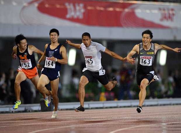 予選から自己ベストという計算でいくと言う桐生（左から2番目）（写真:Getty Images）