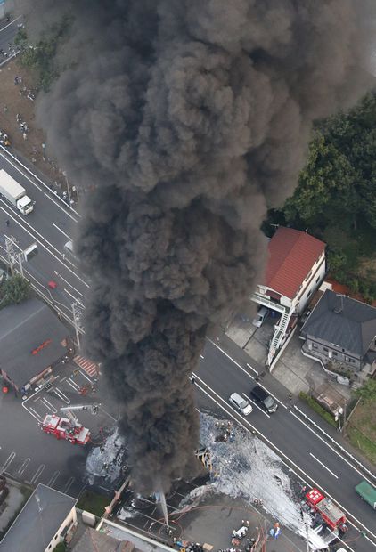 大規模停電を引き起こした送電ケーブル火災　（ｃ）朝日新聞社