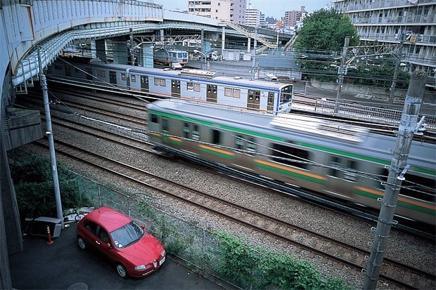 せっかくだからと、フィルムでも撮ってみた。像の立ち上がりが穏やかで、最新設計のレンズによく見られるピーキーな印象はまったく感じられない。まだまだ数多いフィルムM型使用者にとっても、新たな戦力になってくれるレンズである●ライカMP・絞りf8・30分の1秒・フジクロームプロビア100F