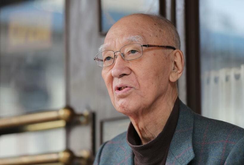 １月１２日、９０歳で逝去した半藤一利さん。平和活動とは日常から戦争の芽を注意深く取り除くことだと語ってきた　（ｃ）朝日新聞社