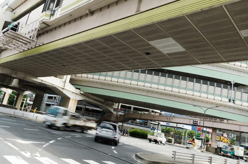 東京都板橋区の「熊野町交差点」。２０１７年は、全国の交差点でワースト３となる１９件の人身事故が起きた（撮影／掛祥葉子）