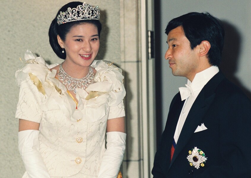 パレードを終え、新居となる東宮御所に着いたおふたり =1993年6月9日