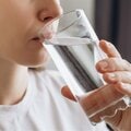高濃度水素水を飲めば老化防止効果あり? 普通の水と比較した海外研究で可能性示唆 医師が解説