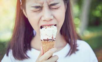 「冷たいものを食べると歯がしみる」をすぐに防ぐ方法はある? 究極テクニックは? 歯科医に聞いてみた
