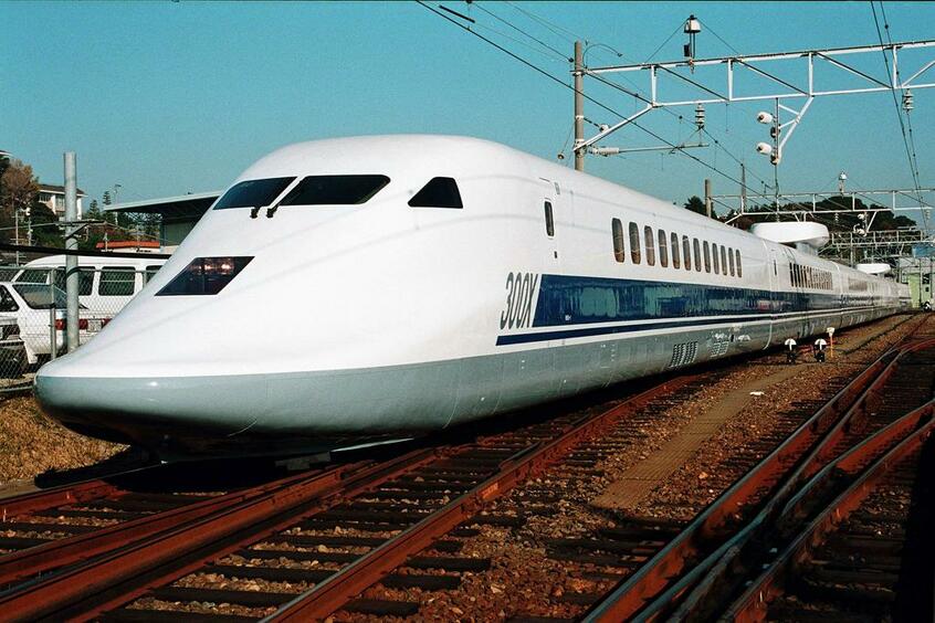JR東海の955形「300X」。写真はカスプ型先頭形状の新大阪寄り先頭車955―1号車(C)朝日新聞社