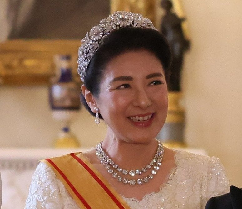 英国王の晩餐会 笑顔の皇后雅子さまの頭上で輝く花とダイヤの宝冠は「初めて」の「第二ティアラ」（AERA dot.）｜ｄメニューニュース（NTTドコモ）