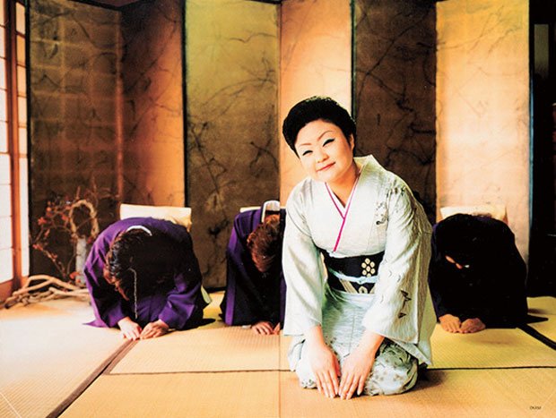 2004年5月号 澤田知子「Costume」から