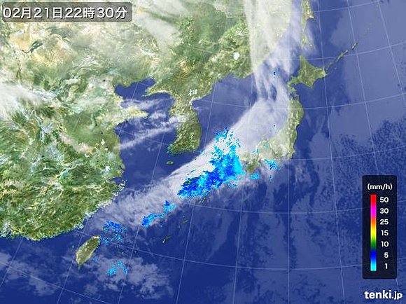 ２１日２２時３０分の衛星画像と雨雲の様子