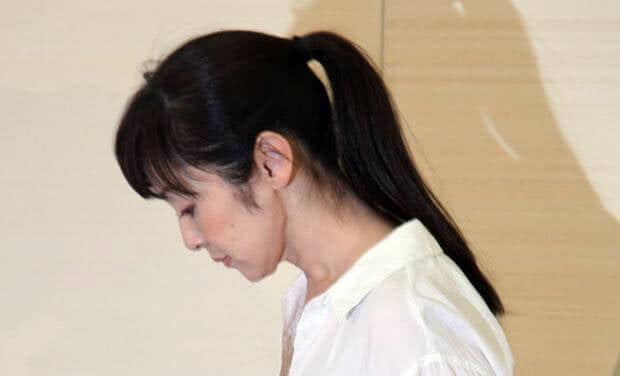斎藤由貴　不倫 2ページ目)やっぱり一線は超えていた斉藤由貴 不倫を謝罪 活動自粛せず、写真流出は警察に相談 | AERA dot. (アエラドット)