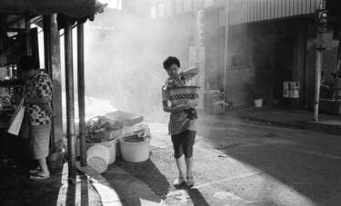 「昔の街はたばこだらけでね、汚かったのよく覚えているよ」　1970年代の東京や横浜を撮り歩いた写真家・山崎茂