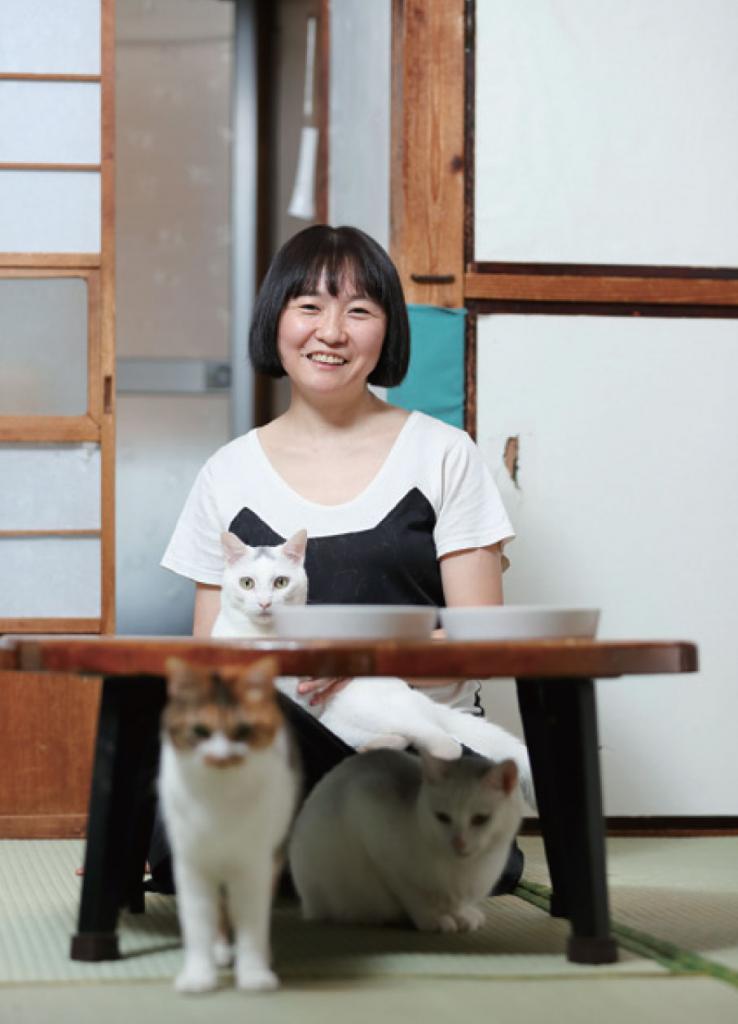 いしまる・あきこ／１９７８年生まれ。１級建築士・猫シッター。猫と暮らせる賃貸住宅「ねこのいえ」シリーズを手がけ、猫との住まいに関する執筆や、一般・プロ向けに講演も行っている。資格認定講座「猫との住まいアドバイザー」講師（撮影／写真部・加藤夏子）