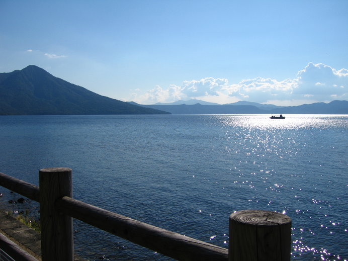 日本最北の不凍湖「支笏湖」の透明度は世界屈指！