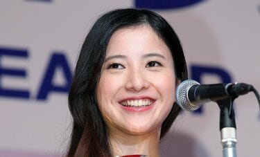 吉高由里子、綾瀬はるか、伊藤沙莉…年末「電撃婚」が取り沙汰される女優たちが抱える“それぞれの事情”