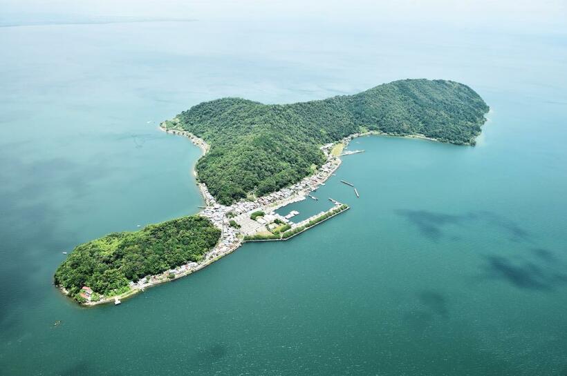 琵琶湖に浮かぶ有人島の沖島（C)朝日新聞社
