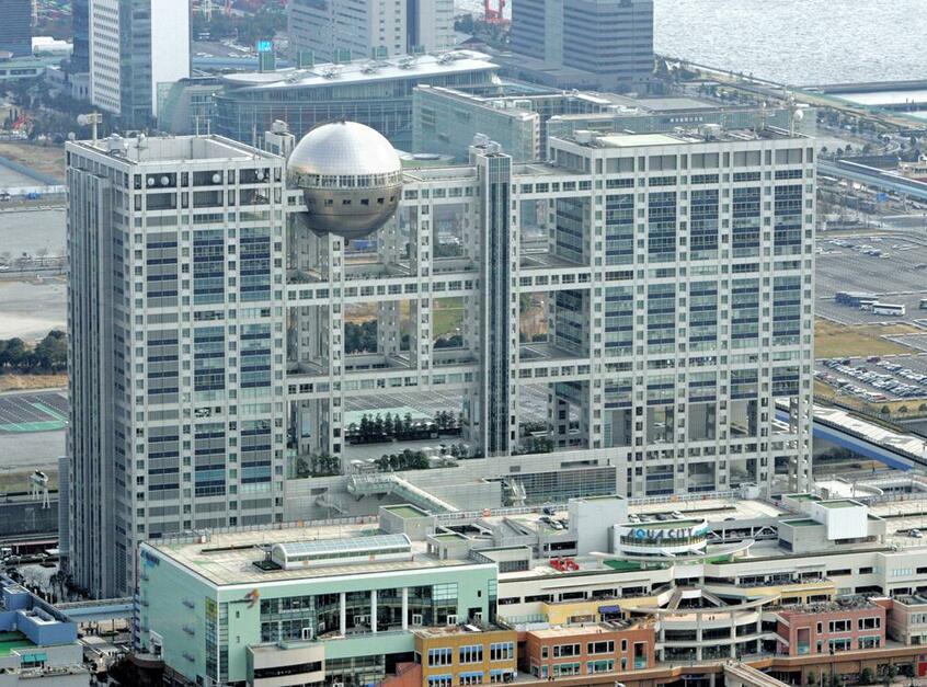 『FNSラフ＆ミュージック』の裏生配信はフジテレビ内の食堂「ラポルト」から発信された