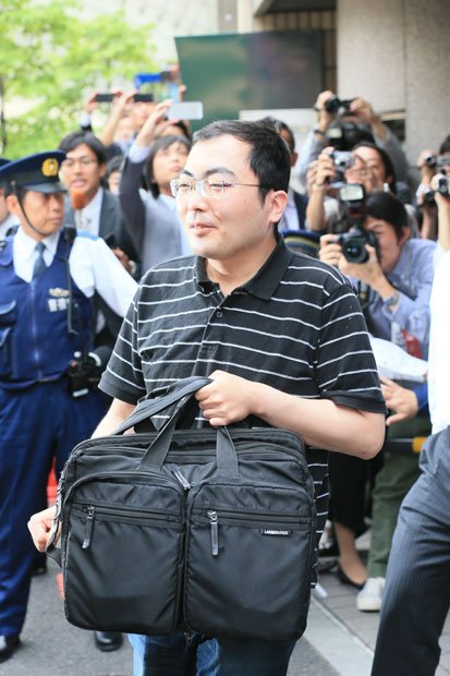 ５月２２日、東京地裁で開かれた後半では、これまでの無罪主張から一点、起訴された１０の事件すべてを「全部、事実です」と認めた　（c）朝日新聞社　＠＠写禁