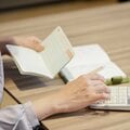 「103万円の壁」「106万円の壁」って何? 給料の手取りに関係する年収の「5つの壁」と、上手な付き合い方