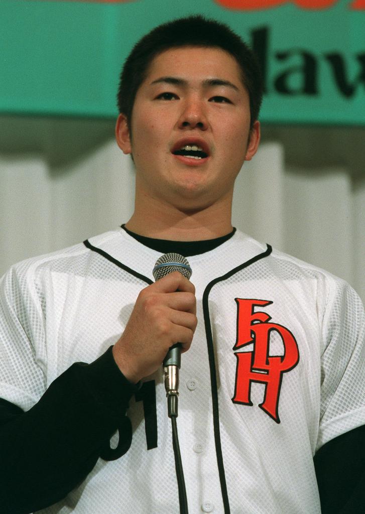 2000年のドラフトでダイエーに逆指名1位で入団した山村路直　（ｃ）朝日新聞社