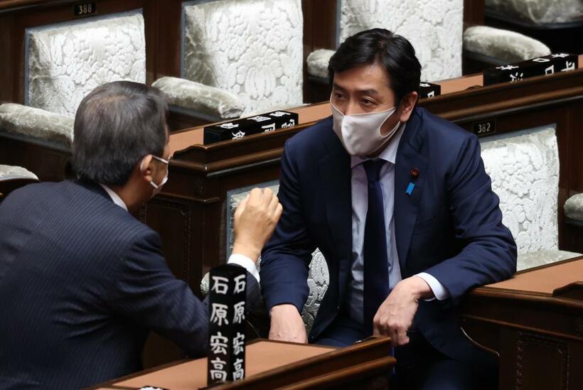 東京地検に事情聴取された菅原一秀前経産相（C)朝日新聞社