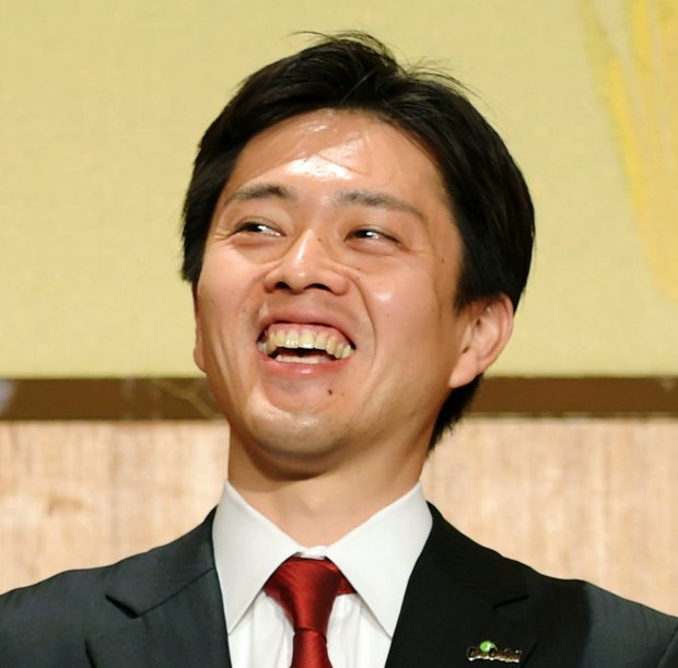 大阪市長選挙に当選した吉村洋文氏（ｃ）朝日新聞社