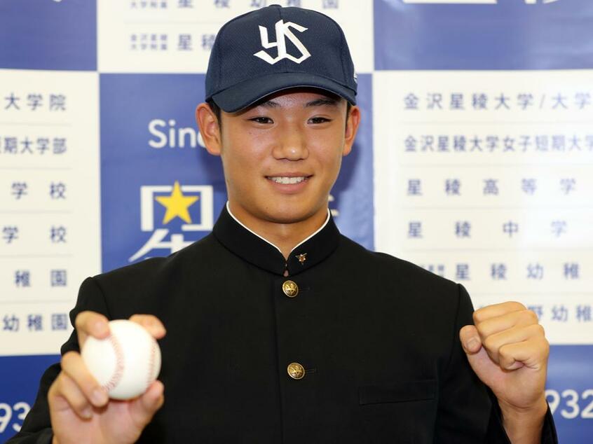 今年のドラフトでヤクルトに1位指名された奥川恭伸 (C)朝日新聞社
