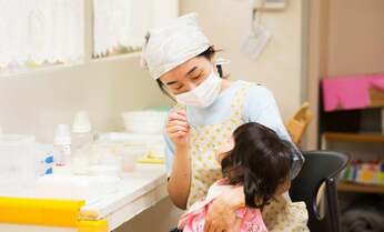 コロナ禍で「あーん」「もぐもぐ」がわからない子どもたち 保育や家庭でできること