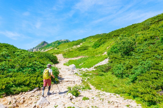 夏山登山を安全に楽しむ4つの心得をご紹介します