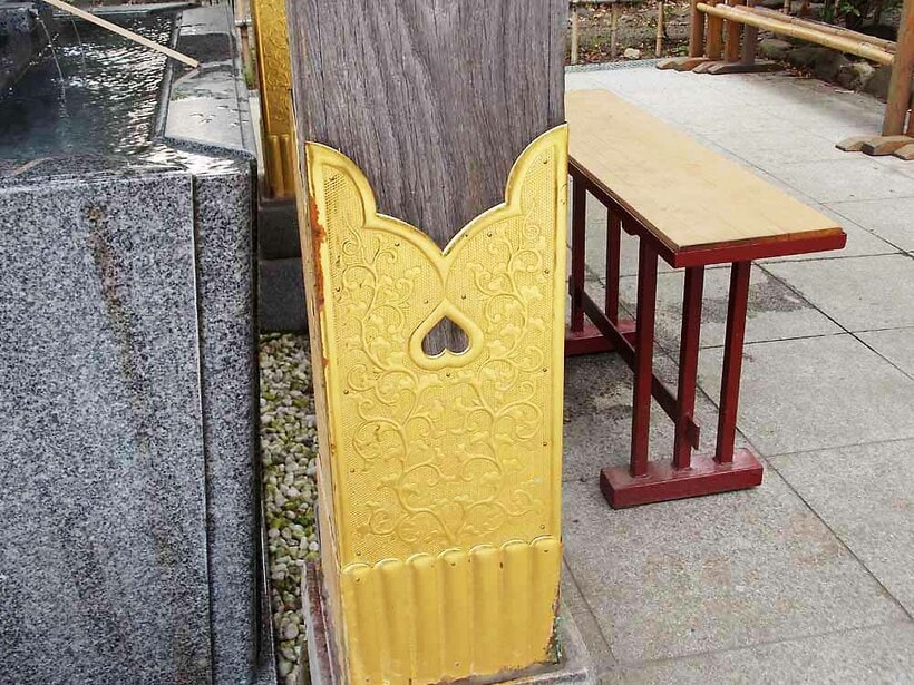 府中・武蔵国総社・大國魂神社の手水舍の柱