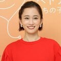 “目バキバキ顔”が話題「前田敦子」 AKB時代を「だまされた」と全否定し今は“再婚”に興味津々
