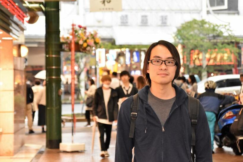 会社員　浦戸洋祐さん（２５）／兵庫県尼崎市出身。ＮＨＫホールでの卒業式に参加。「学位記は立派で重い分、頑張ったなと思いました」（撮影／編集部・澤田晃宏）