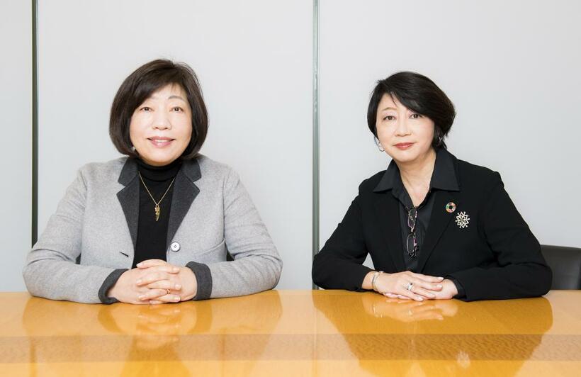 檜原麻希さん（右）と林真理子さん　（撮影／写真部・高野楓菜）