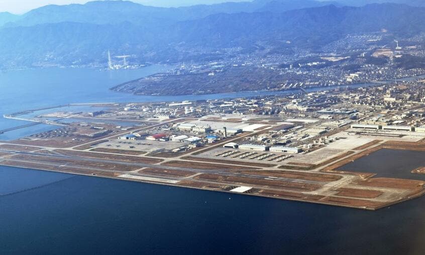 所属軍用機120機で、沖縄県の嘉手納基地をしのぎ、極東最大級の米軍基地となった岩国基地。対中国の拠点として機能を拡大している(写真:戸村良人さん提供)