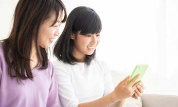 子どものスマホ、いつから持たせるべき? 専門家が示す「与えてOK」の判断基準とは